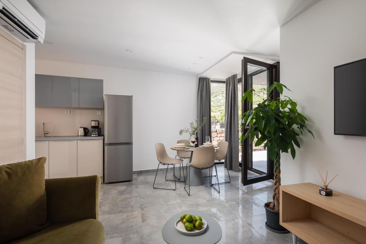 Residence The One - New Komiza Bagian luar foto