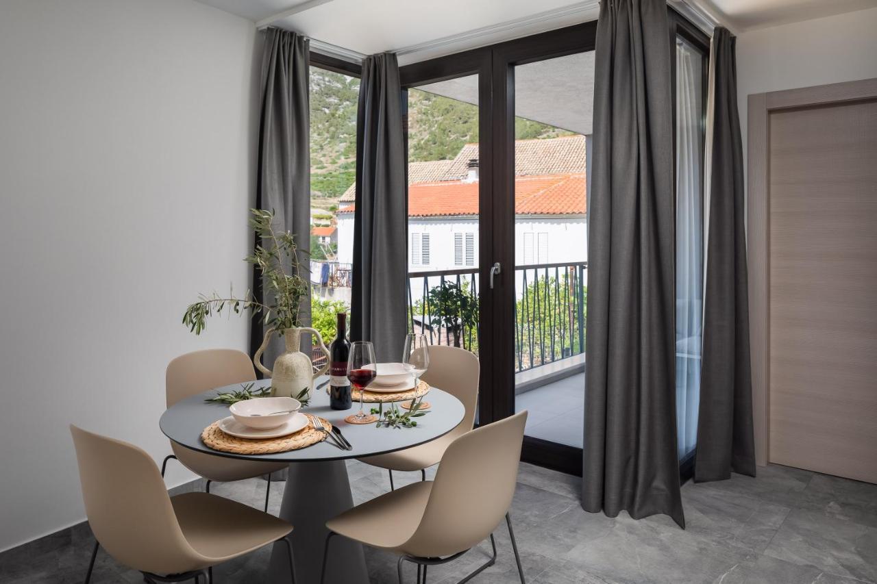 Residence The One - New Komiza Bagian luar foto