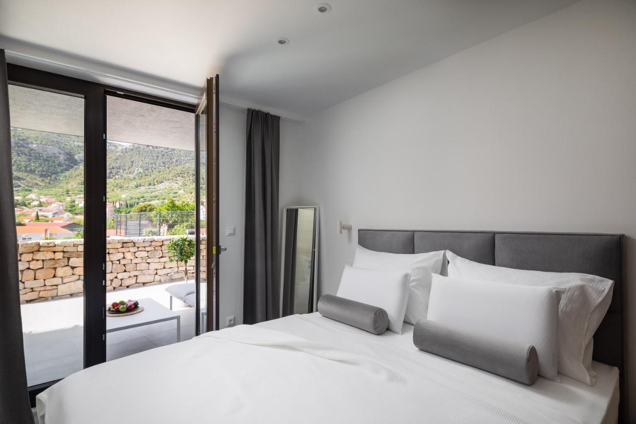 Residence The One - New Komiza Bagian luar foto
