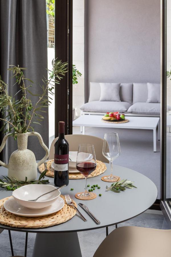Residence The One - New Komiza Bagian luar foto