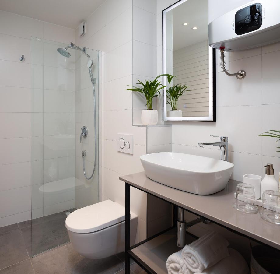 Residence The One - New Komiza Bagian luar foto